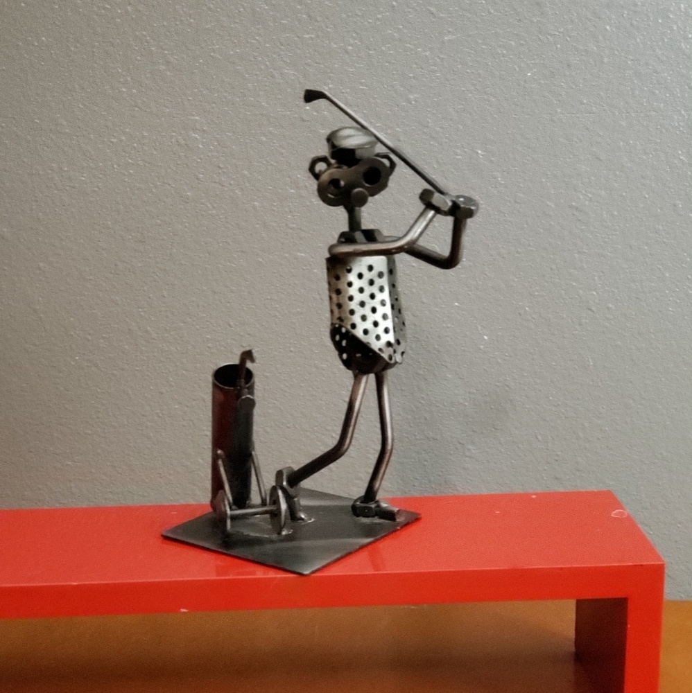 Nuts n bolt golfer